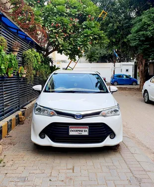 Toyota Corolla Axio Hybrid 1.5 2017