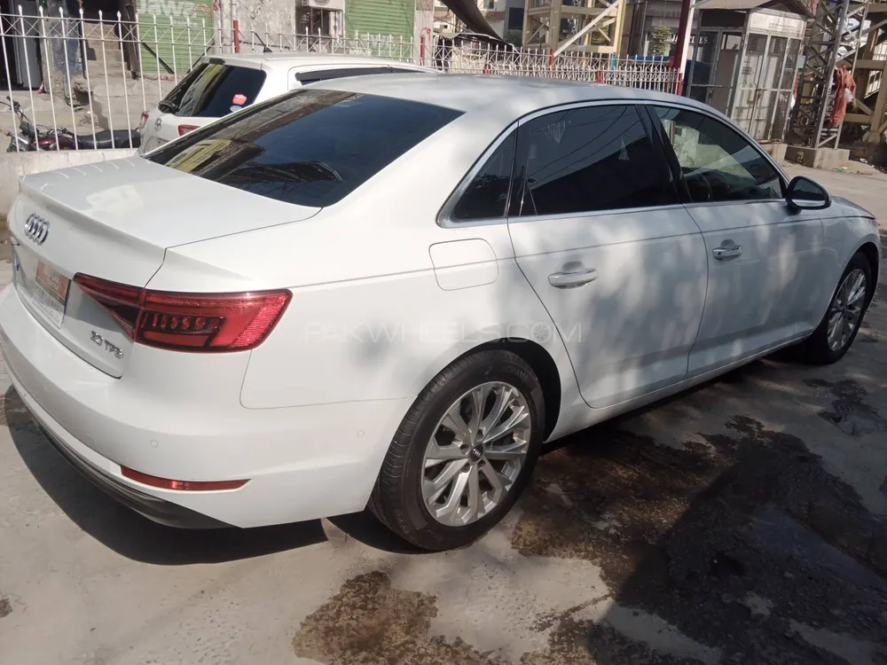 Audi A4 2017 for Sale in Gujranwala Audi A4 2017 for Sale in Gujranwala Image-4