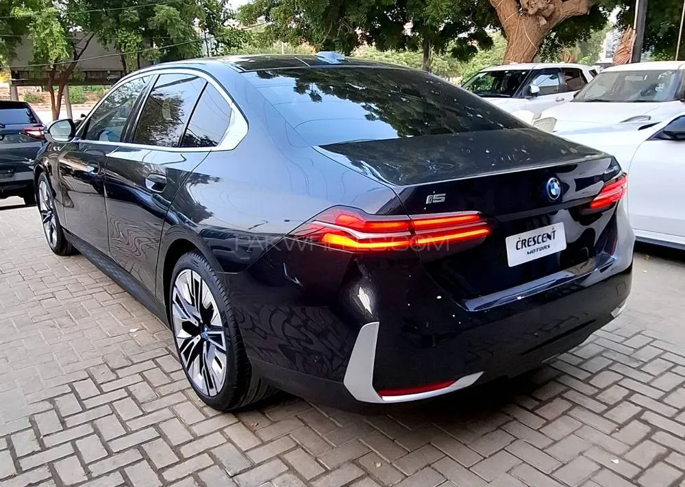 BMW i5 2025 for Sale in Karachi BMW i5 2025 for Sale in Karachi Image-4