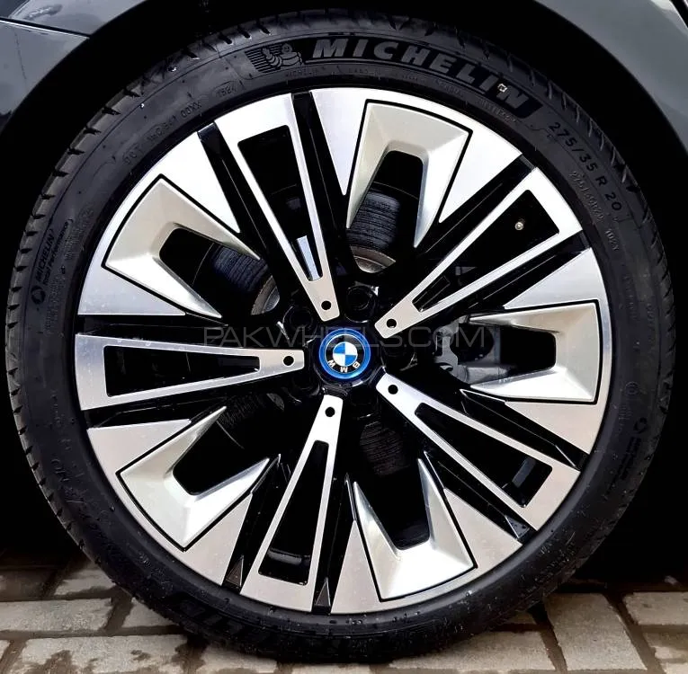 BMW i5 2025 for Sale in Karachi BMW i5 2025 for Sale in Karachi Image-15