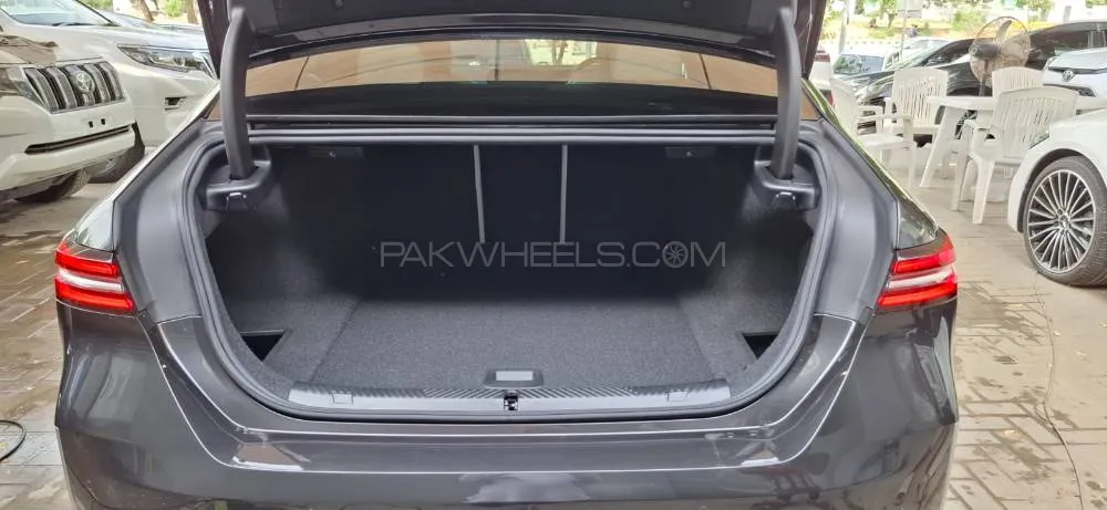 BMW i5 2025 for Sale in Karachi BMW i5 2025 for Sale in Karachi Image-18