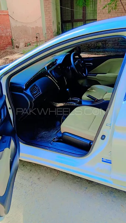 ہونڈا سٹی 2023 for Sale in فیصل آباد ہونڈا سٹی 2023 for Sale in فیصل آباد Image-8