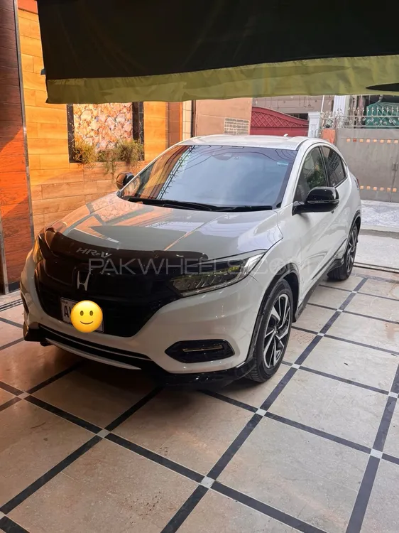 Honda Vezel 2020 for Sale in Peshawar Image-1