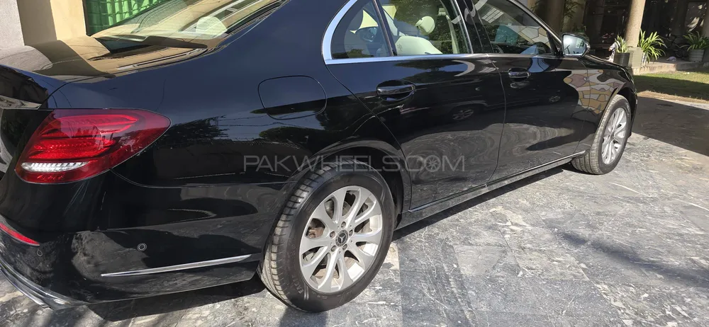 Mercedes Benz E Class 2020 for Sale in Gujranwala Mercedes Benz E Class 2020 for Sale in Gujranwala Image-3