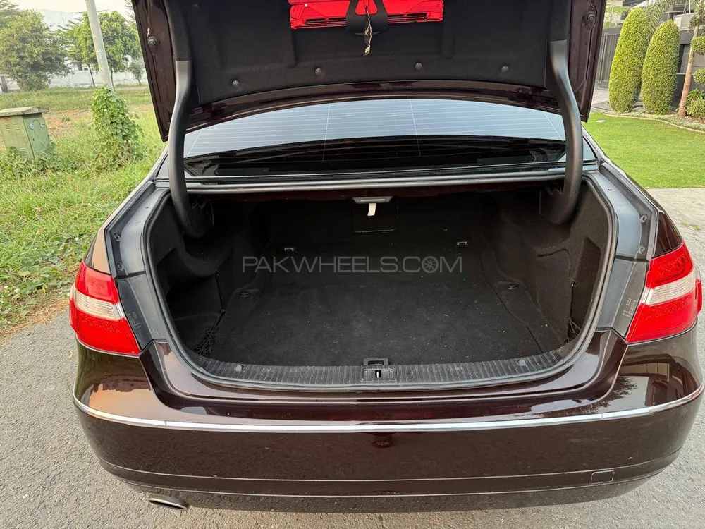 مرسڈیز بینز ای کلاس 2011 for Sale in لاہور مرسڈیز بینز ای کلاس 2011 for Sale in لاہور Image-10