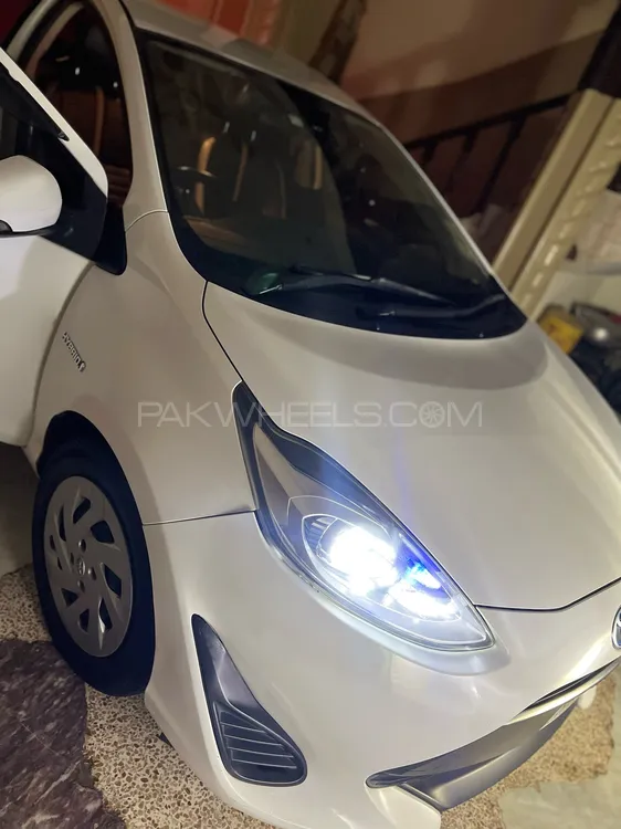 Toyota Aqua 2018 for Sale in Peshawar Image-1