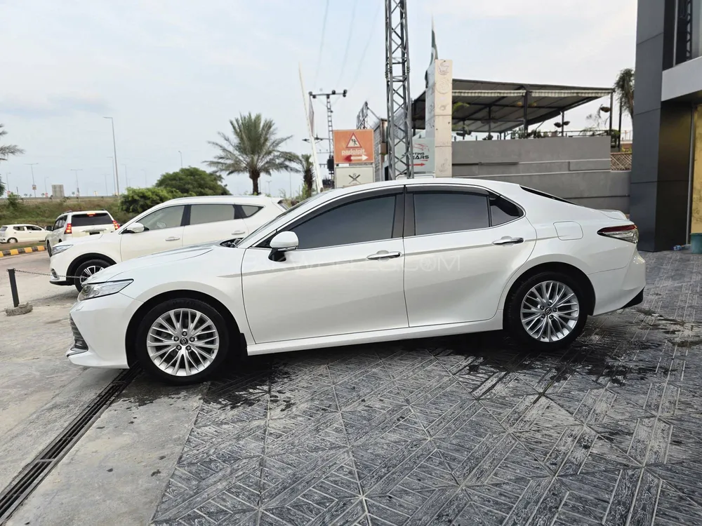 Toyota Camry 2018 for Sale in Islamabad Toyota Camry 2018 for Sale in Islamabad Image-9