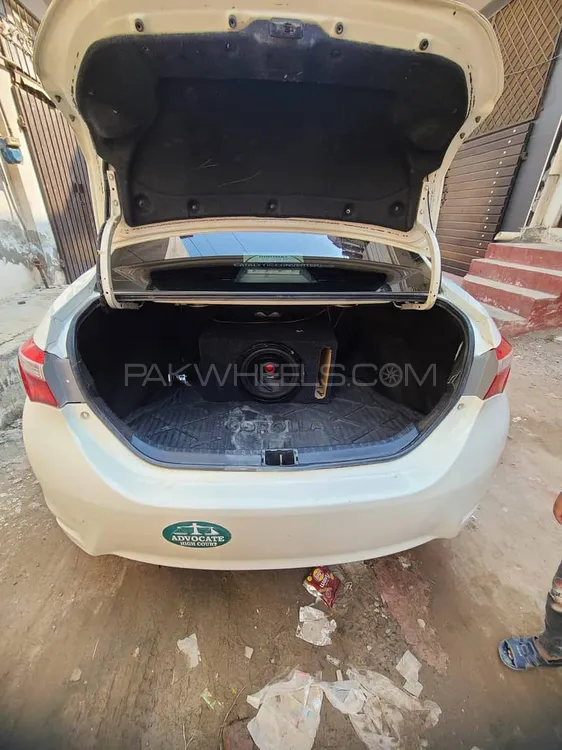 Toyota Corolla 2017 for Sale in Faisalabad Image-1