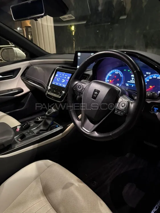 Toyota Crown 2018 for Sale in Sahiwal Toyota Crown 2018 for Sale in Sahiwal Image-4