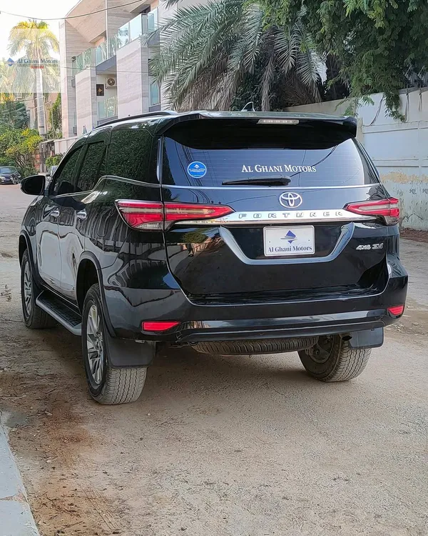 Toyota Fortuner 2022 for Sale in Karachi Toyota Fortuner 2022 for Sale in Karachi Image-5