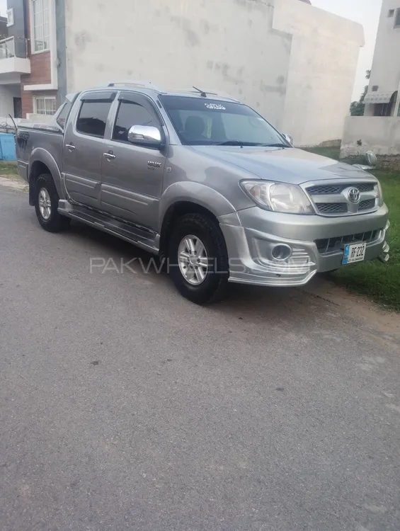 Toyota Hilux 2011 for Sale in Jhelum Image-1