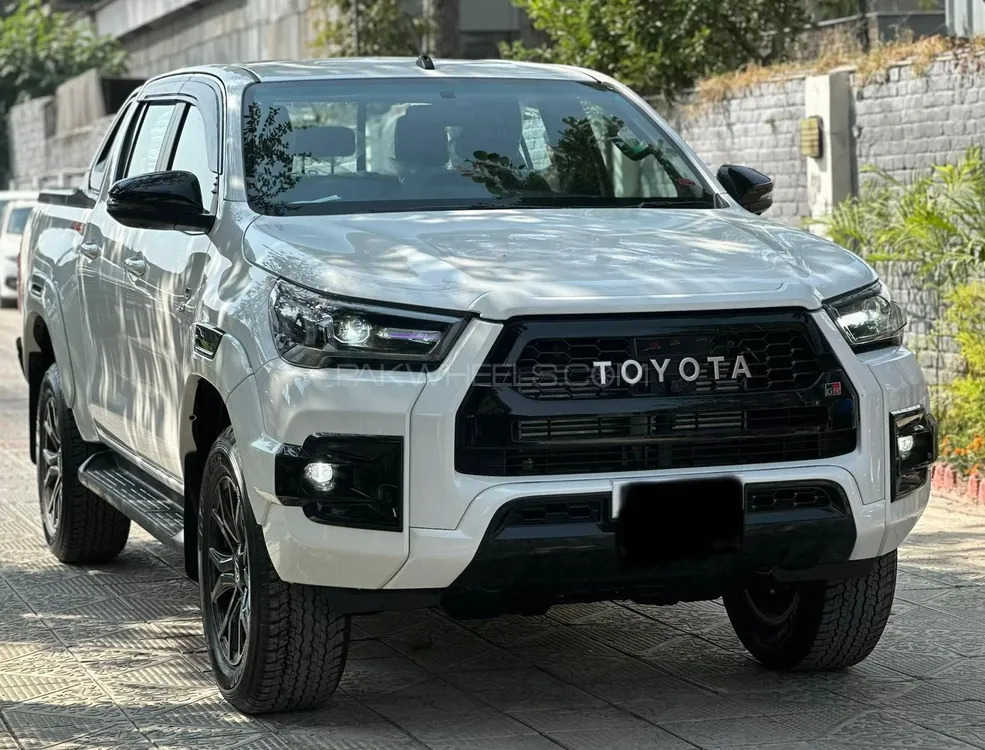 Toyota Hilux 2025 for Sale in Islamabad Image-1