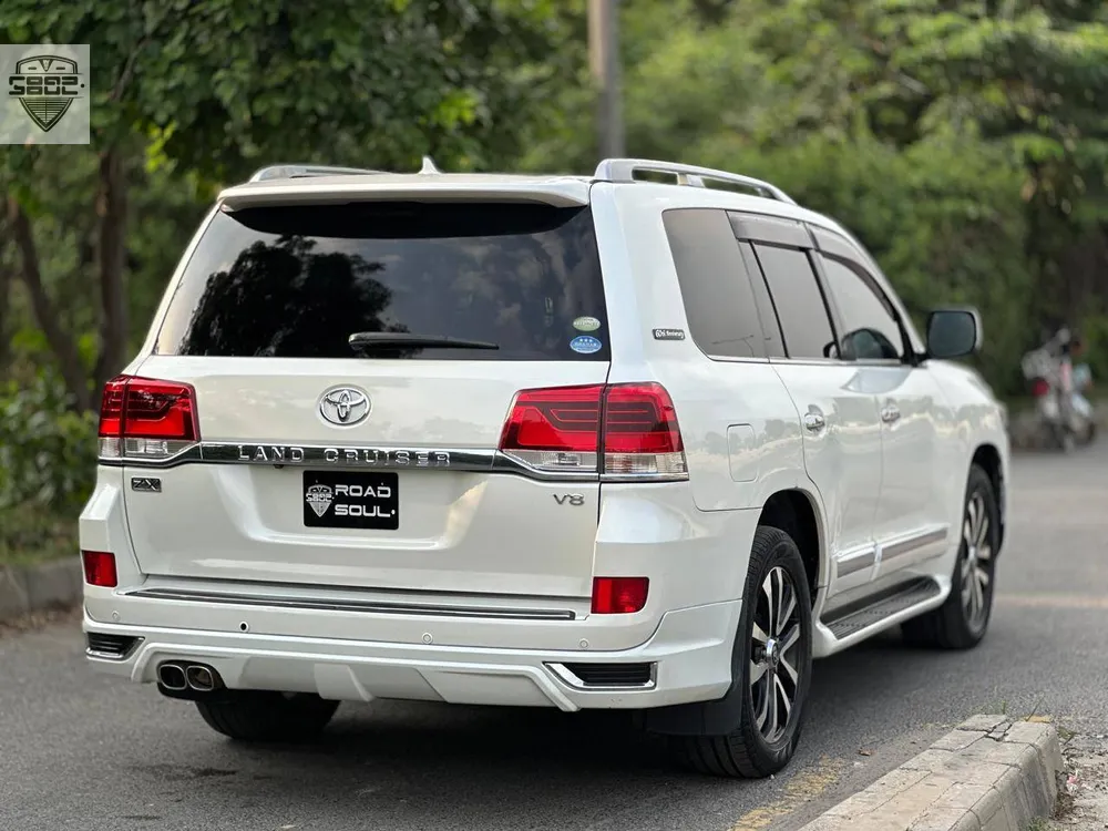 Toyota Land Cruiser 2011 for Sale in Lahore Toyota Land Cruiser 2011 for Sale in Lahore Image-6