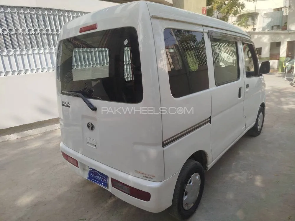 Toyota Pixis Van 2015 for Sale in Karachi Toyota Pixis Van 2015 for Sale in Karachi Image-4