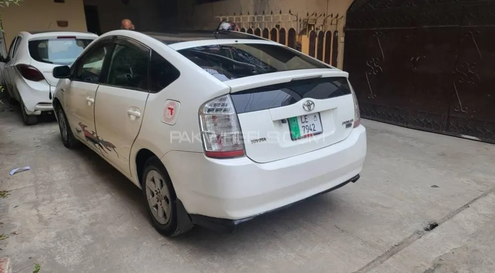 Toyota Prius 2007 for Sale in Lahore Toyota Prius 2007 for Sale in Lahore Image-4