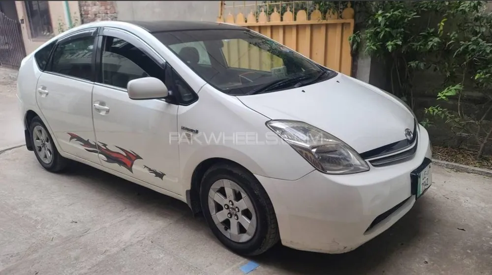 Toyota Prius 2007 for Sale in Lahore Toyota Prius 2007 for Sale in Lahore Image-3