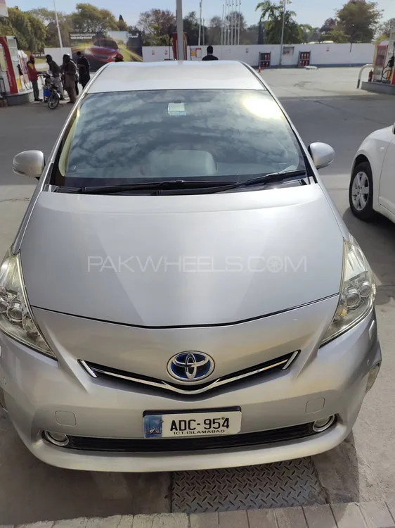 Toyota Prius 2013 for Sale in Islamabad Image-1