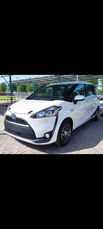Toyota Sienta 2017 for Sale in Karachi Image-1