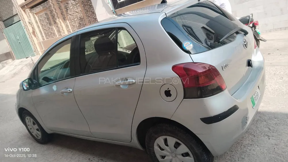 Toyota Vitz 2010 for Sale in Faisalabad Image-1