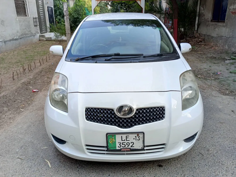 Toyota Vitz 2007 for Sale in Lahore Image-1