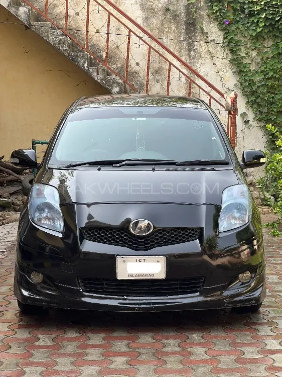 Toyota Vitz 2009 for Sale in Swabi Image-1
