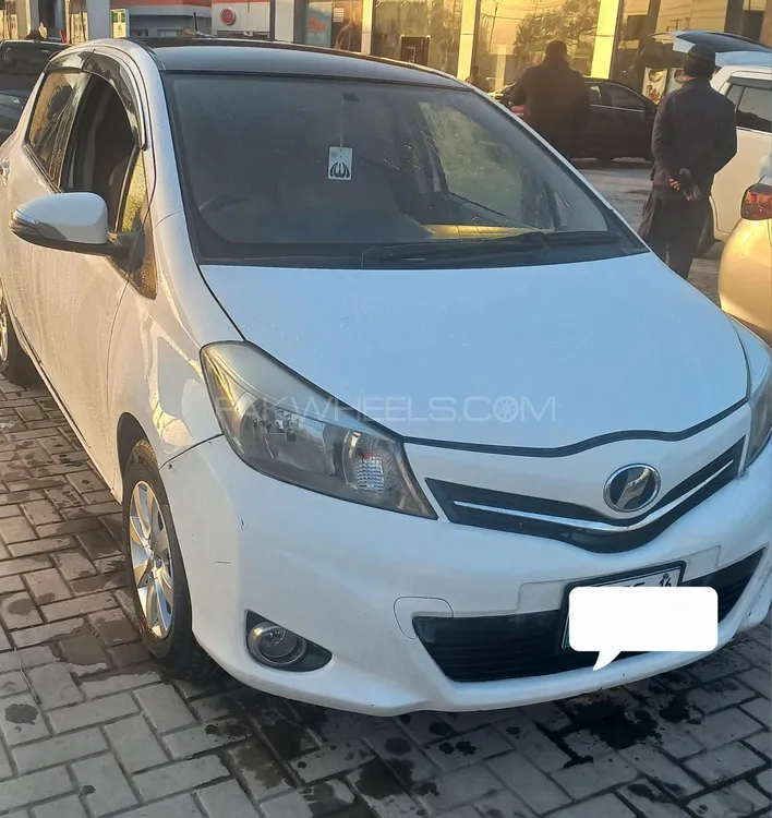 Toyota Vitz 2013 for Sale in Islamabad Image-1