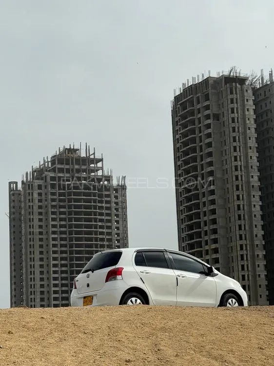 Toyota Vitz 2007 for Sale in Karachi Image-1