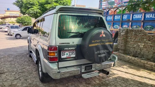Mitsubishi Pajero 1992