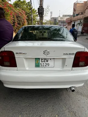 Suzuki Baleno JXL 2005