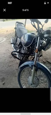 Suzuki GS 150 SE 2015