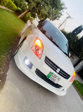 Suzuki Swift DLX 1.3 2015