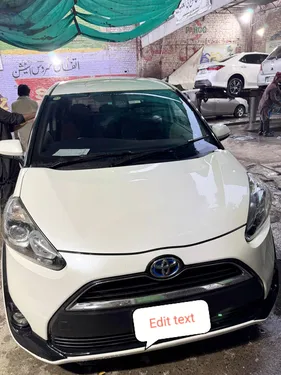 Toyota Sienta 2015