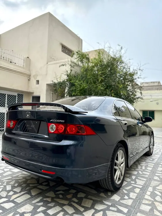 Honda Accord 2003 for Sale in Islamabad Image-1