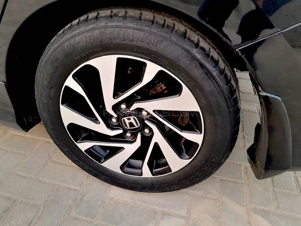 Honda Civic 2018 for Sale in Lahore Honda Civic 2018 for Sale in Lahore Image-17