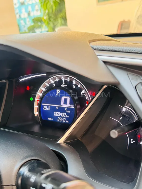 Honda Civic 2020 for Sale in Faisalabad Honda Civic 2020 for Sale in Faisalabad Image-13