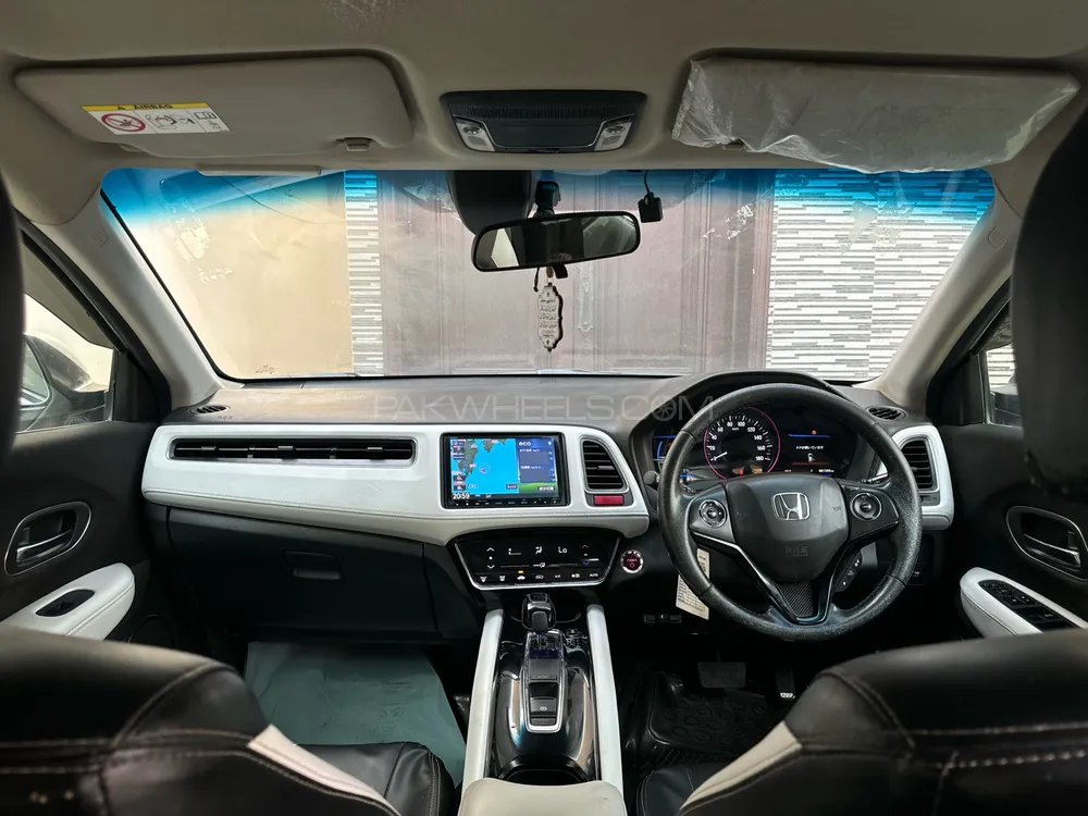 Honda Vezel 2014 for Sale in Karachi Honda Vezel 2014 for Sale in Karachi Image-12