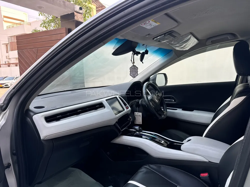 Honda Vezel 2014 for Sale in Karachi Honda Vezel 2014 for Sale in Karachi Image-17
