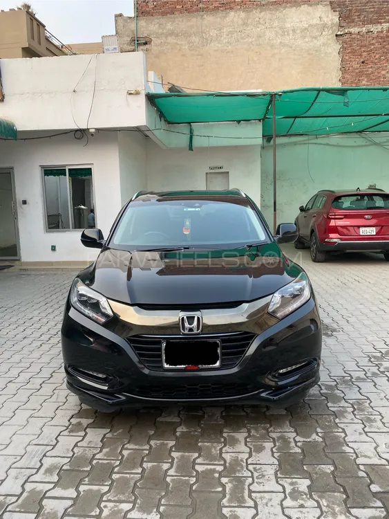 Honda Vezel 2016 for Sale in Lahore Honda Vezel 2016 for Sale in Lahore Image-2