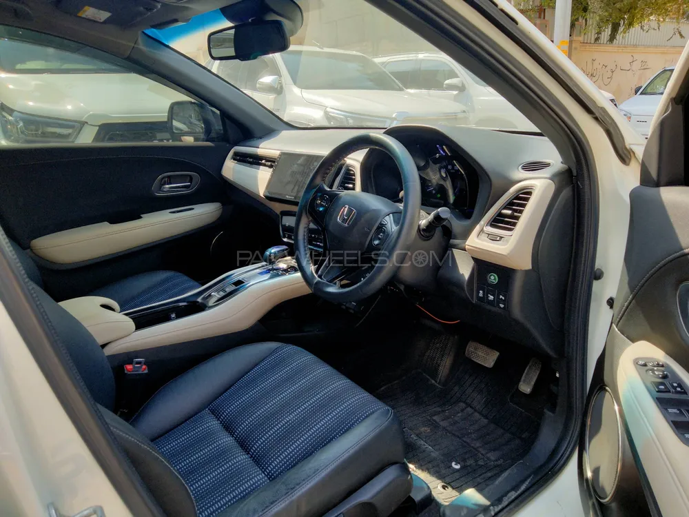 Honda Vezel 2016 for Sale in Karachi Honda Vezel 2016 for Sale in Karachi Image-10