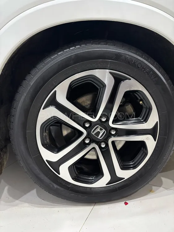 Honda Vezel 2016 for Sale in Karachi Honda Vezel 2016 for Sale in Karachi Image-3