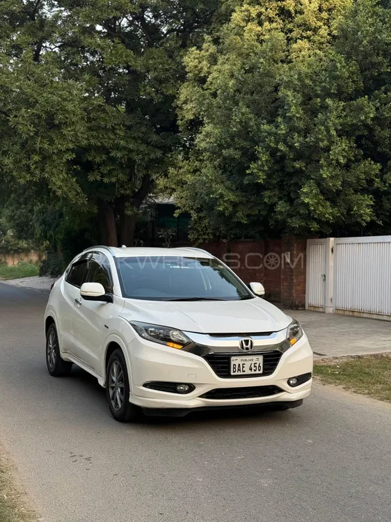 Honda Vezel 2015 for Sale in Lahore Image-1