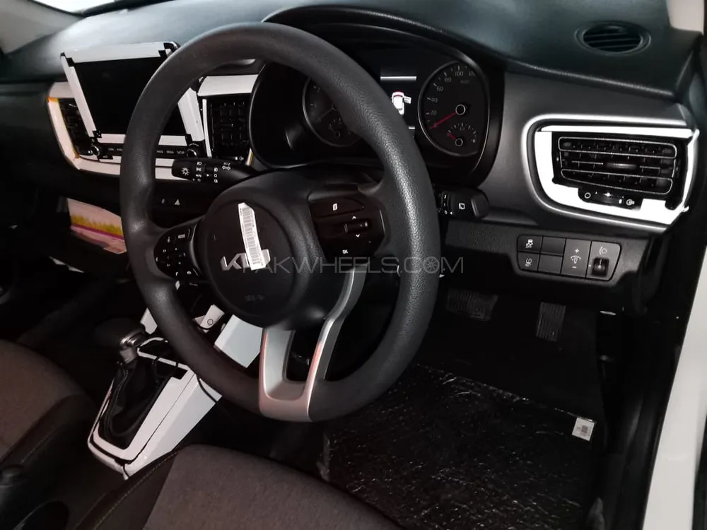 KIA Stonic 2025 for Sale in Rawalpindi KIA Stonic 2025 for Sale in Rawalpindi Image-14