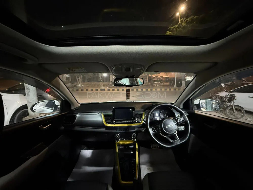 KIA Stonic 2022 for Sale in Karachi KIA Stonic 2022 for Sale in Karachi Image-8