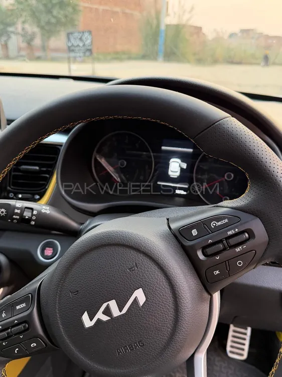KIA Stonic 2025 for Sale in Faisalabad KIA Stonic 2025 for Sale in Faisalabad Image-5
