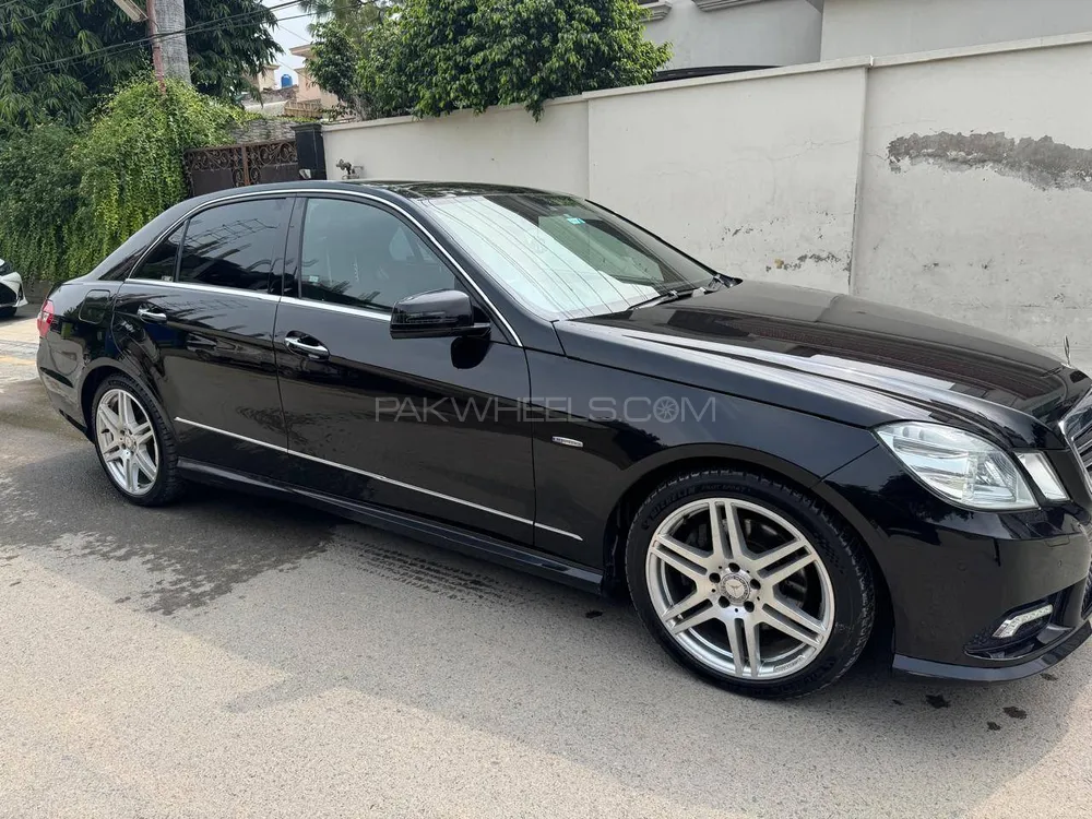 Mercedes Benz E Class 2011 for Sale in Lahore Mercedes Benz E Class 2011 for Sale in Lahore Image-9