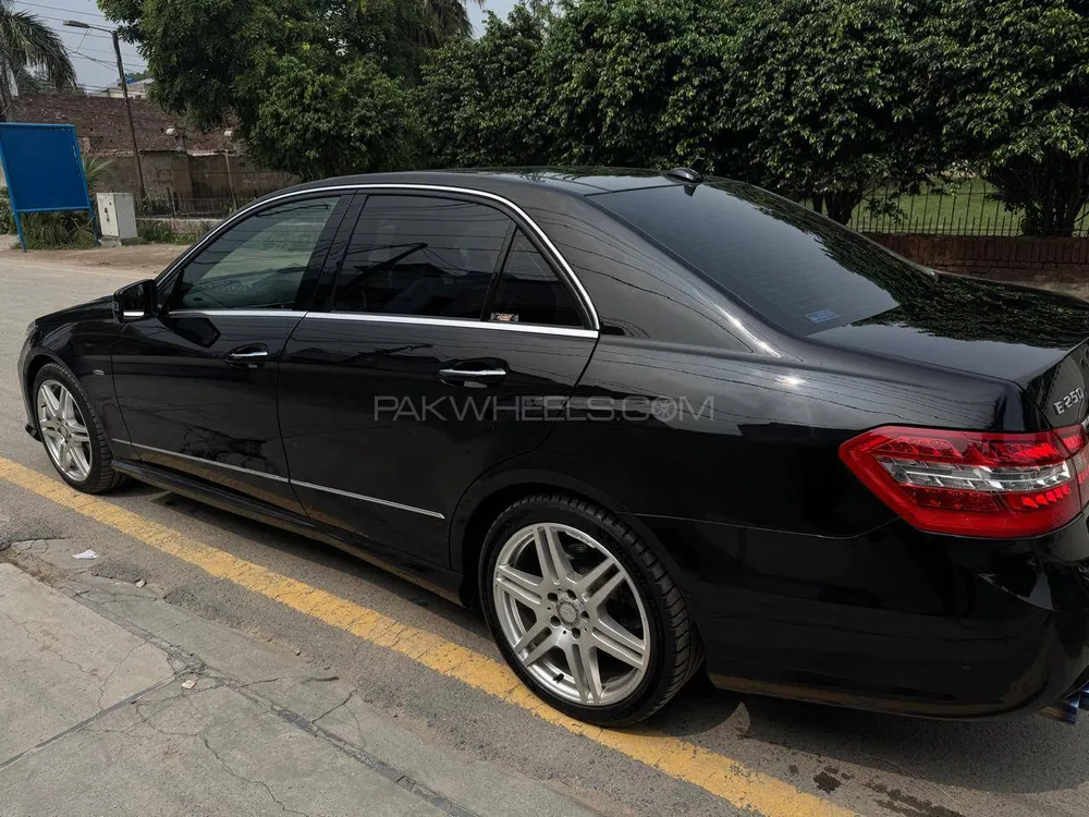 Mercedes Benz E Class 2011 for Sale in Lahore Mercedes Benz E Class 2011 for Sale in Lahore Image-13