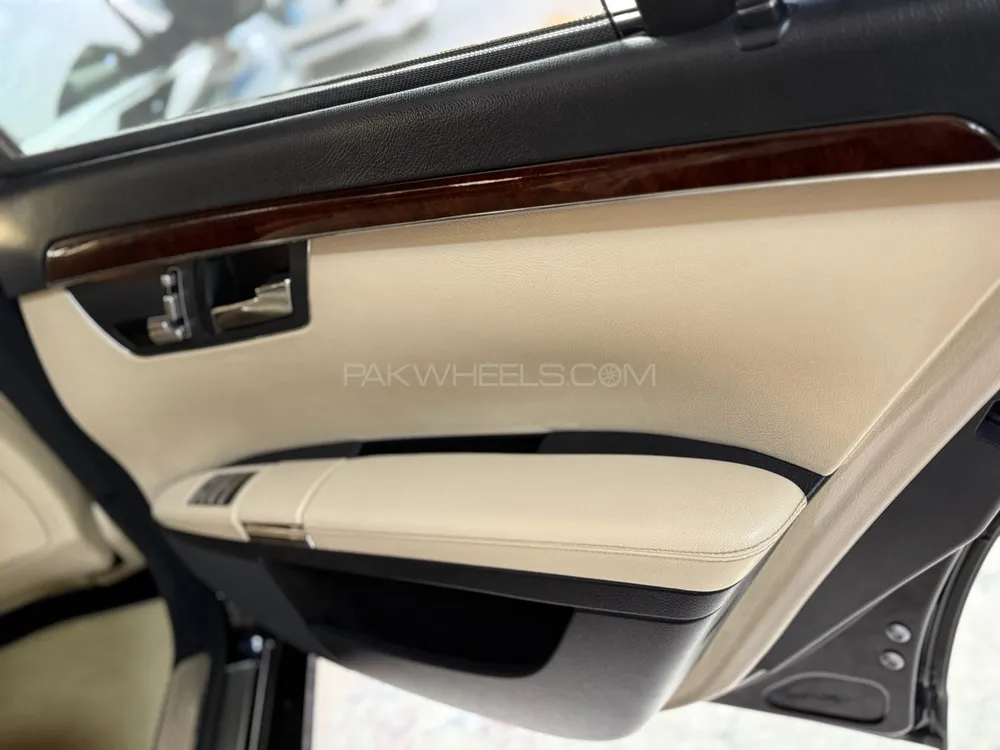 Mercedes Benz S Class 2008 for Sale in Peshawar Mercedes Benz S Class 2008 for Sale in Peshawar Image-15