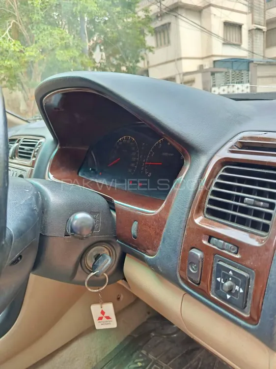 مٹسوبیشی گلینٹ 2005 for Sale in کراچی مٹسوبیشی گلینٹ 2005 for Sale in کراچی Image-10