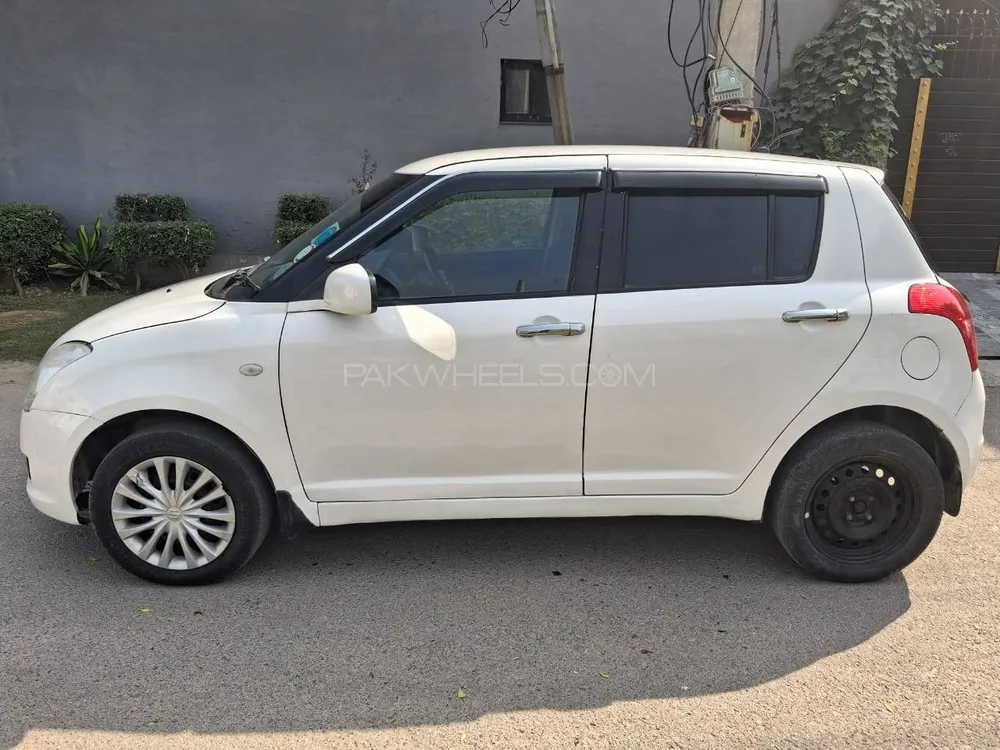 Suzuki Swift 2014 for Sale in Lahore Suzuki Swift 2014 for Sale in Lahore Image-3