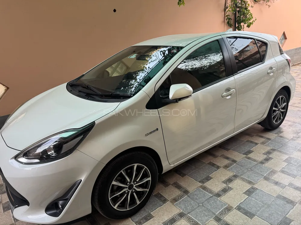 Toyota Aqua 2020 for Sale in Bahawalpur Toyota Aqua 2020 for Sale in Bahawalpur Image-3